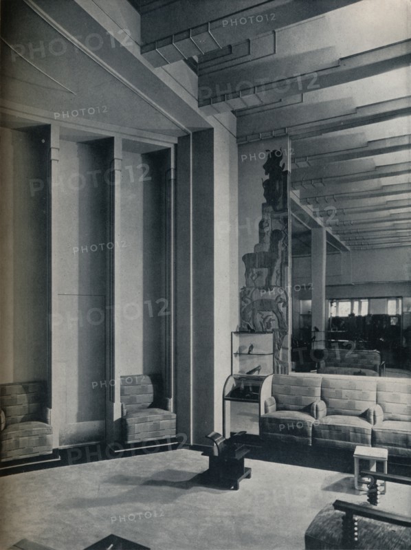 'Corner of Shoe Salon, Roos Bros., San Francisco.', 1930. Artist: Gabriel Moulin.