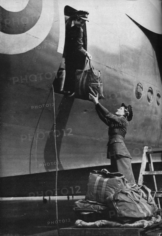 Members of the WAAF serving in Coastal Command, c1940 (1943). Artist: Unknown.