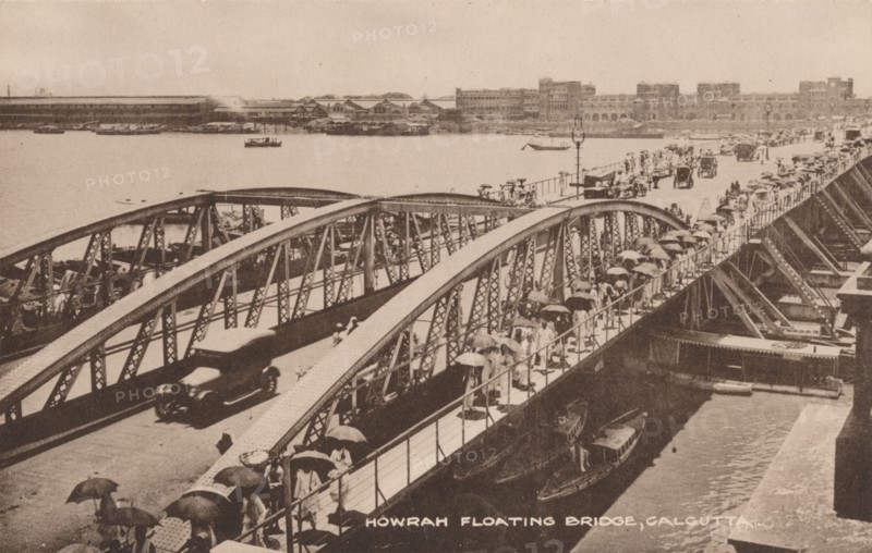 'Howrah Floating Bridge, Calcutta', c1905. Artist: Unknown.