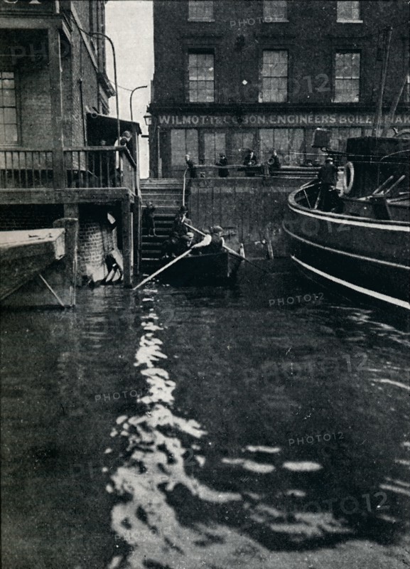 Platform stairs by The Angel public house, Rotherhithe, London, c1900, (1901). Creator: Unknown.