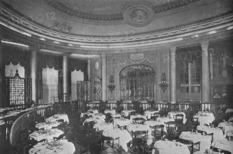 The Ritz Carlton Restaurant on board the ocean liner SS 'Leviathan', 1923. Artist: Unknown.