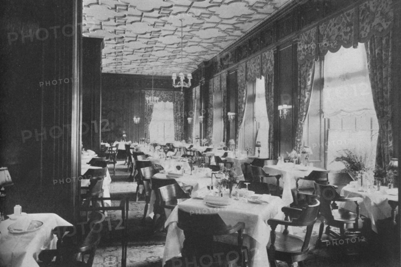 The Tudor Dining Room, Melbourne Hotel, St Louis, Missouri, 1924. Artist: Unknown.