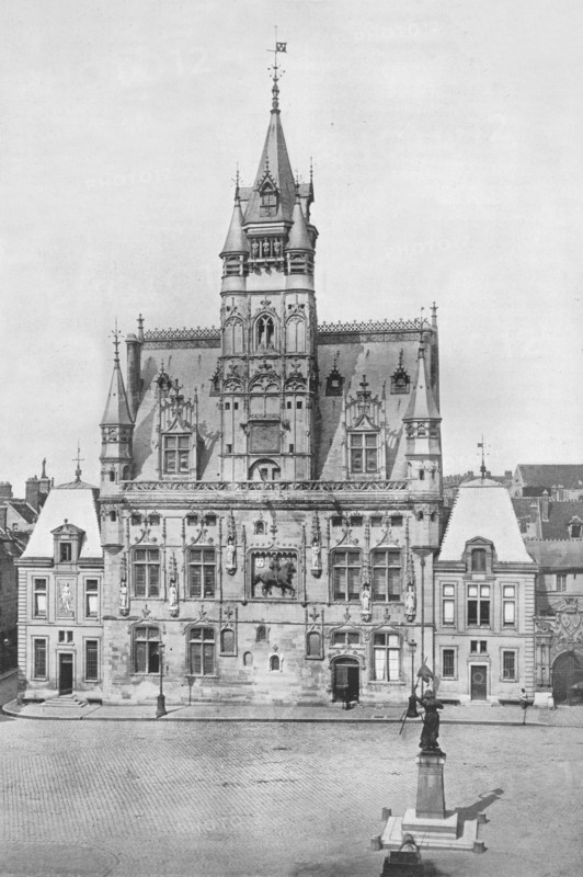 'Compiegne: The Hotel de Ville', 1914. Artist: Unknown.