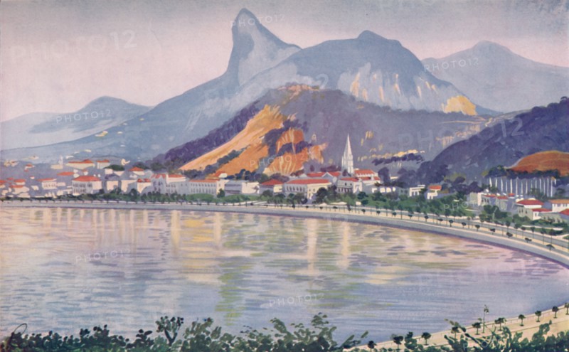 'The Botafogo portion of Rio's Bay-side Avenue, overlooked by Corcovado Mountain', 1914. Artist: Unknown.