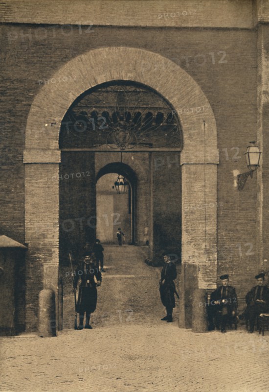 'Roma - Entrance to the Vatican Palace', 1910. Artist: Unknown.