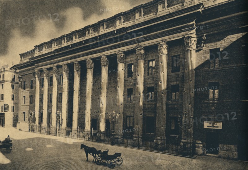 'Roma - Piazza di Pietra', 1910. Artist: Unknown.