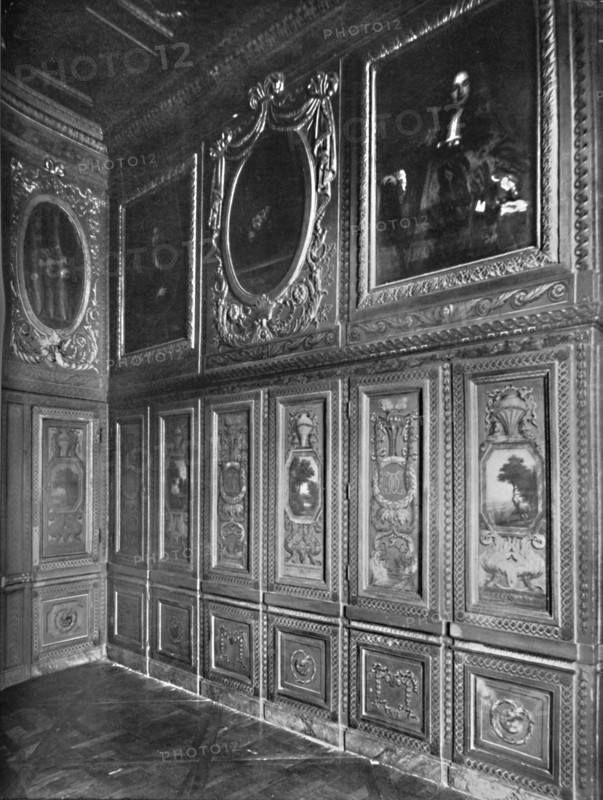 'Boudoir of the Rez De ChaussÚe - H¶tel Lauzun', 1903. Artist: Unknown.