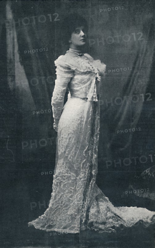 'Miss Lena Ashwell', 1900. Artist: W&D Downey.