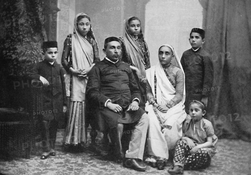 A Parsi family, 1902. Artist: Bourne & Shepherd.
