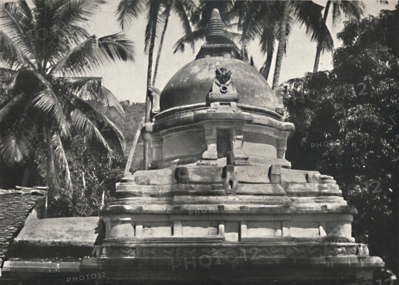 'Dagoba im Tempel des Heilgen Zahnes in Kandy', 1926. Artist: Unknown.