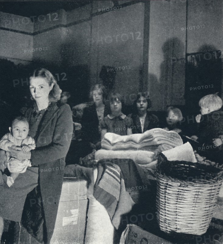 'Blankets for the homeless', 1941. Artist: Cecil Beaton.