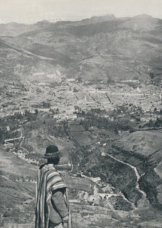 'Quito', 1916. Artist: Underwood & Underwood.
