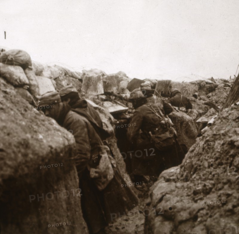 Preparing for attack, Arne, Northern France, c1914-c1918. Artist: Unknown.