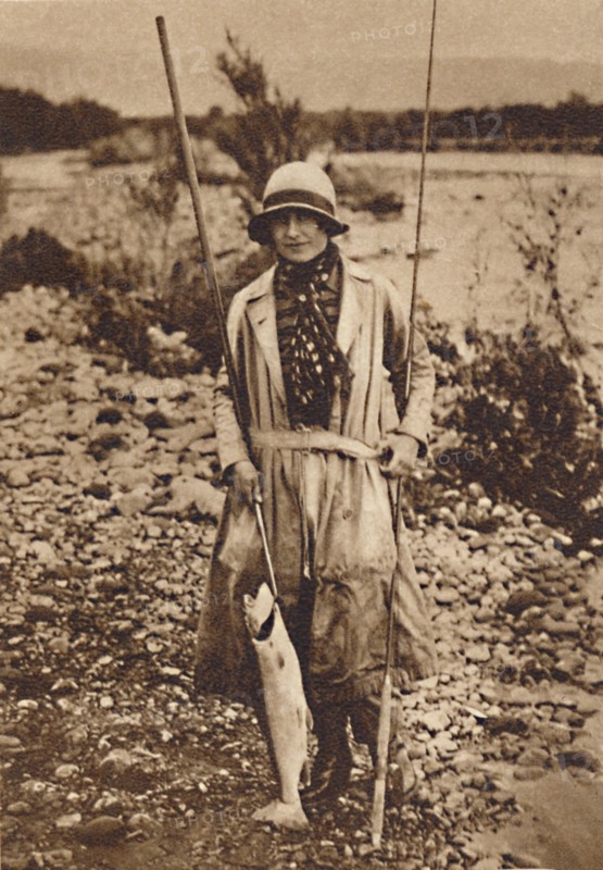 'With a catch at Tokanu, New Zealand', c1927, (1937). Creator: Unknown.