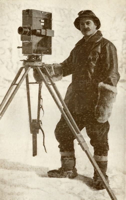 'H. G. Ponting and One of His Cinematograph Cameras', January 1912, (1913).  Artist: Herbert Ponting.