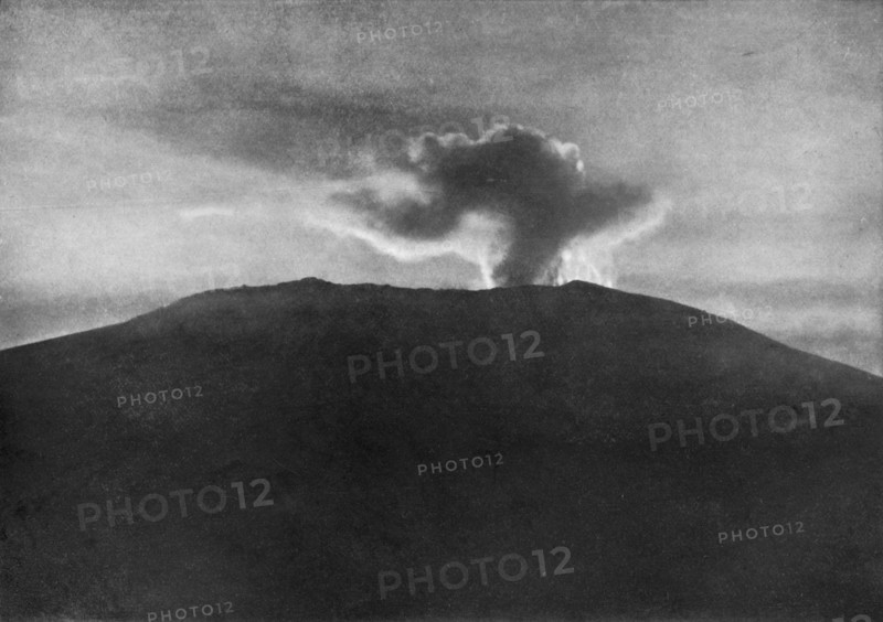 'The Summit of Mount Erebus', c1910-1912, (1913). Artist: Herbert Ponting.