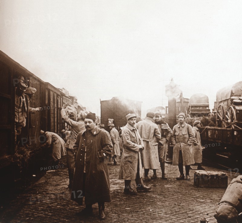 Soldiers going to the Somme, Epernay, northern France, c1914-c1918. Artist: Unknown.