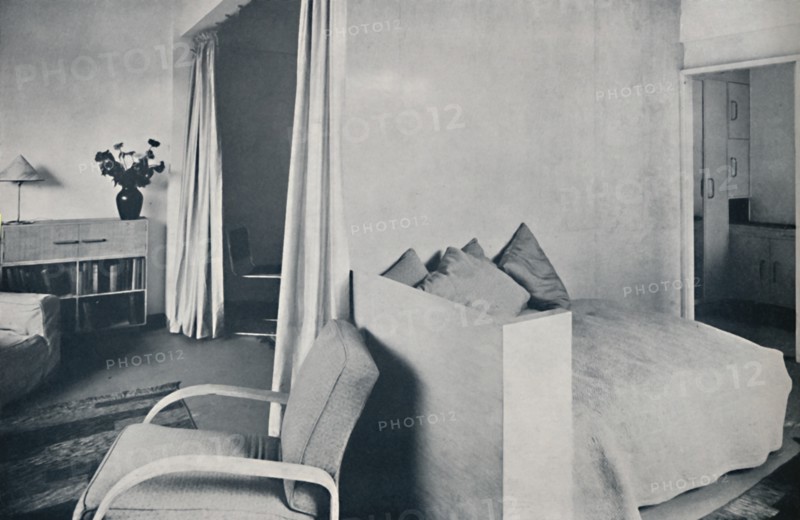 'A studio living-room in one of the Isokon Lawn Road Flats, Hampstead, London', 1936. Artist: Unknown.
