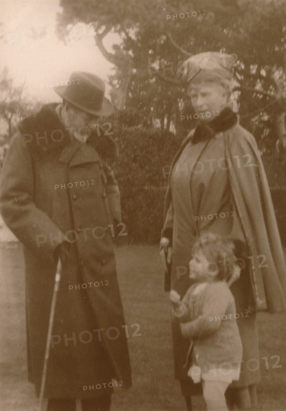 'Their Majesties the King & Queen with Princess Elizabeth at Craigweil House, Bognor', c1930. Creator: Unknown.