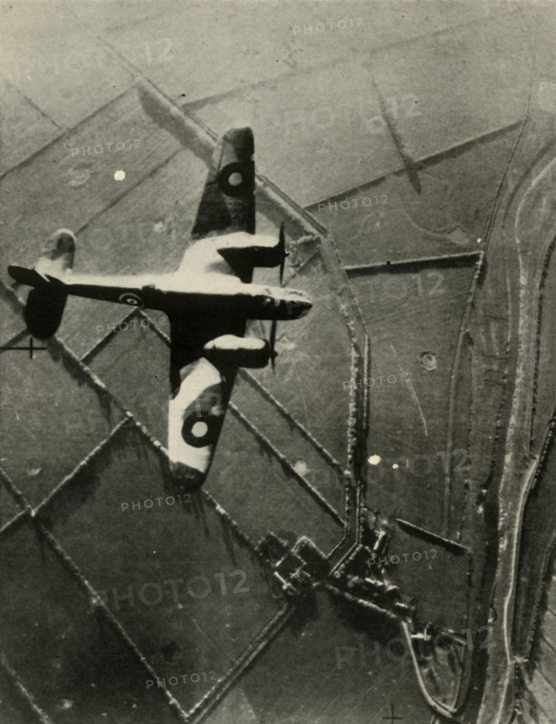 'A Blenheim Running Up To Its Target', 1939-1940, (1941). Creator: Unknown.