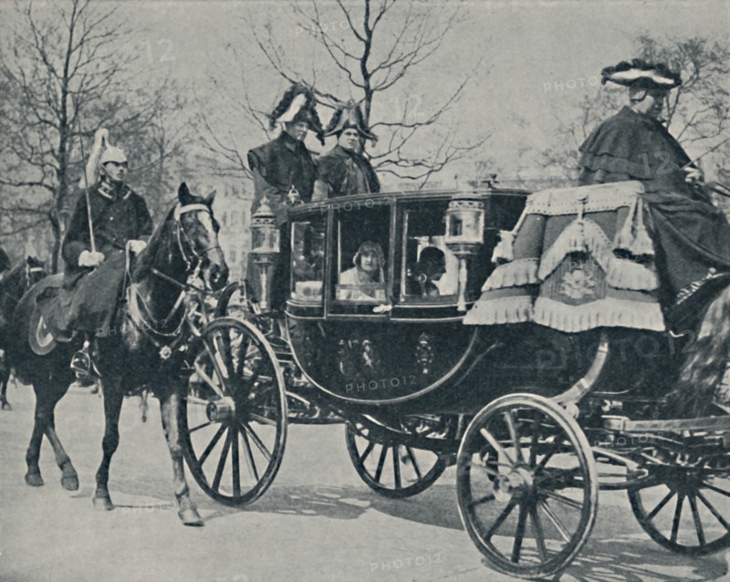 'The Royal Couple Returning from the Abbey', 1923, (1937). Creator: Unknown.