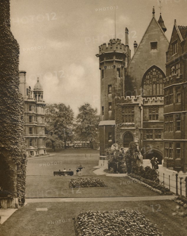 'Vista of Middle Temple Gardens from Fountain Court', c1935. Creator: Unknown.