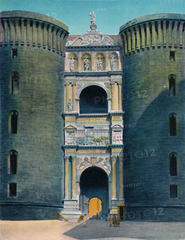 'Napoli - Castel Nuovo, Arco D'Aragona', c1900. Creator: Unknown.