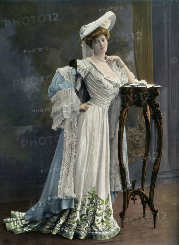 'Mlle. Paule Andral - Du Theatre Du Vaudeville - Role de Roseline Denis. - L'Esbroufe', 1904. Creator: Unknown.