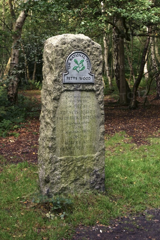 Edlmann memorial, Petts Wood, Kent, 2005