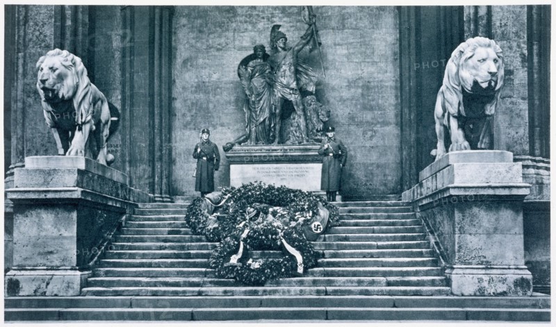 Wreath laid by Adolf Hitler on Martyrs' Day at the Hall of the Fallen, 9th November, 1933. Artist: Unknown