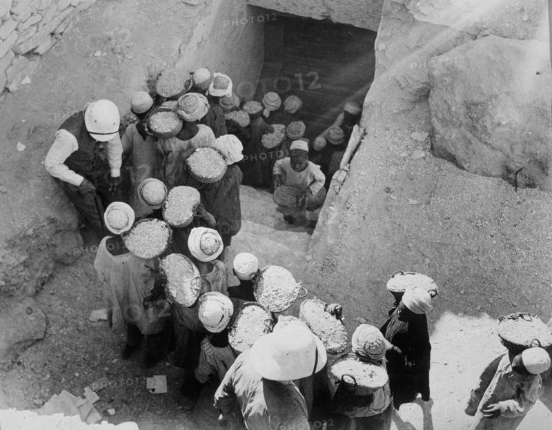 Closing the Tomb of Tutankhamun, Valley of the Kings, Egypt, February 1923  Artist: Harry Burton