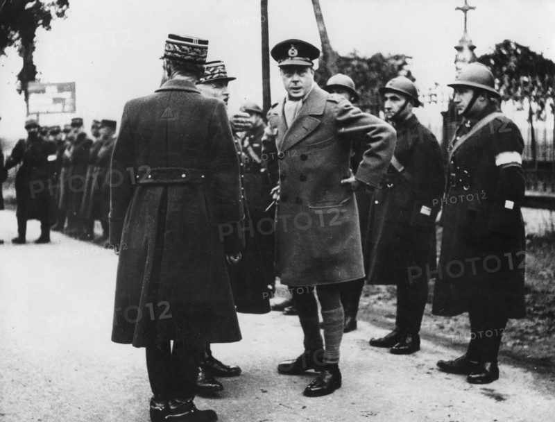 The Duke of Windsor reviewing French troops, France, 31st October 1939. Artist: Unknown