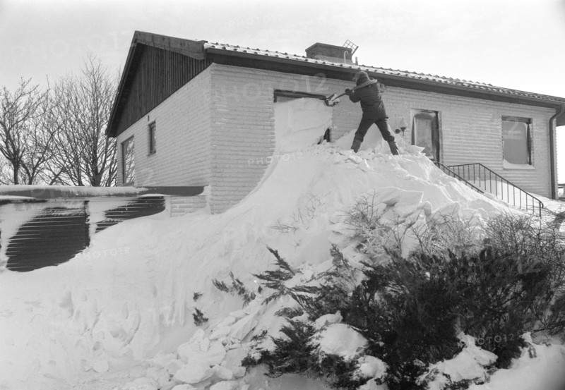 Huge snowdrift after a storm, Landskrona, Sweden, 1978. Artist: Unknown
