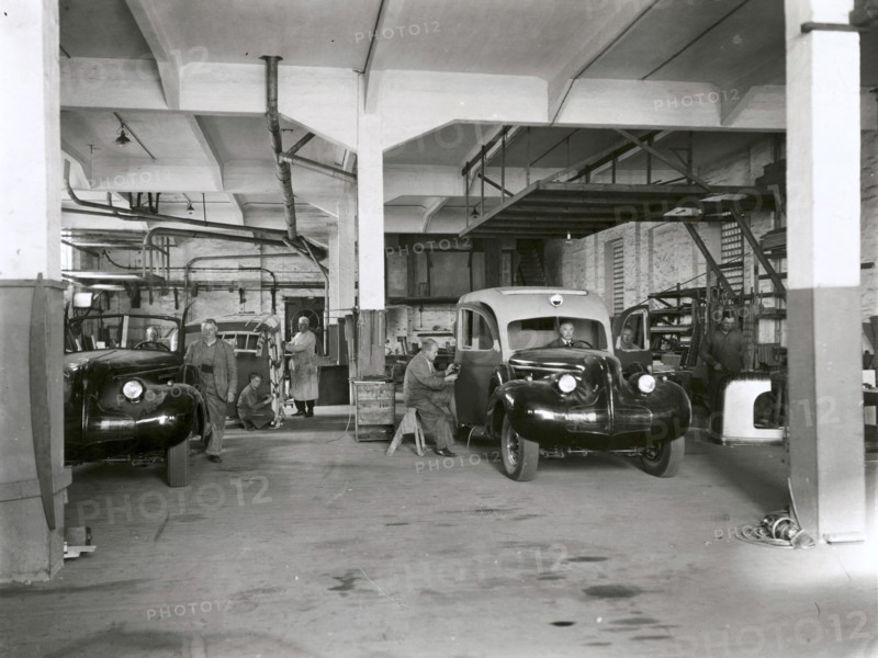 Converting 1939 Buick cars into ambulances, Landskrona, Sweden, 1939. Artist: Unknown