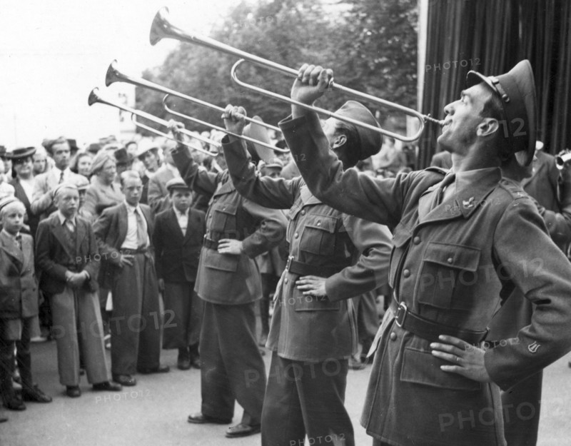 Fanfare by military trumpeters, celebration in the market place, Trelleborg, Sweden, 1946. Artist: Unknown