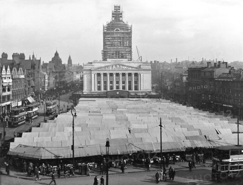 Last Saturday market, Market Square, Nottingham, Nottinghamshire, 17th November 1928. Artist: Unknown
