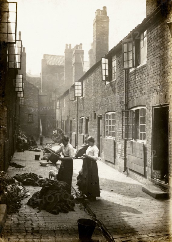 Ruston's Place, Bellar Gate, Caunts Yard, Nottingham, Nottinghamshire, 28th May 1919. Artist: Unknown