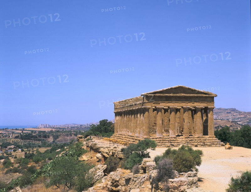 Temple of Concord, Agrigento, Sicily, Italy.