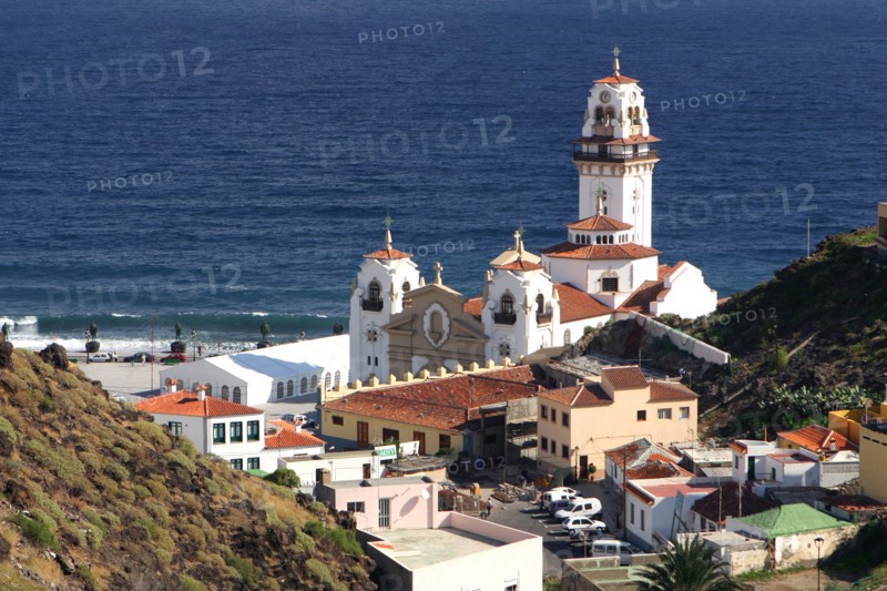 Church and bay, Candelaria, Tenerife, 2007.