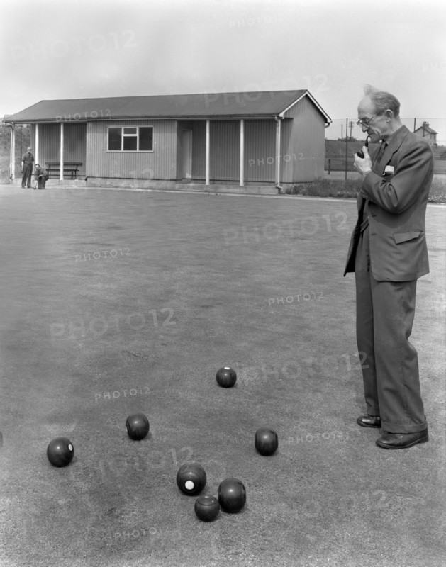 Miners' social club bowling green, Featherstone, West Yorkshire, 1959. Artist: Michael Walters