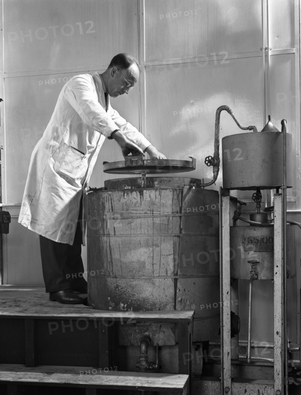 Vacuum absorbtion chamber, Edgar Allen Steel Co, Sheffield, South Yorkshire, 1962. Artist: Michael Walters