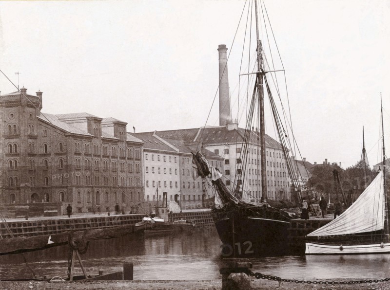 Sailing ship in the harbour of Landskrona, Scania, Sweden, c1890. Artist: Unknown