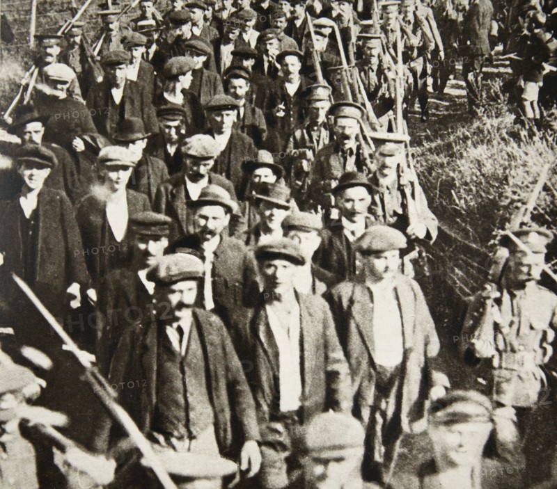 German prisoners of war arriving in Britain, August 1914.  Artist: S and G