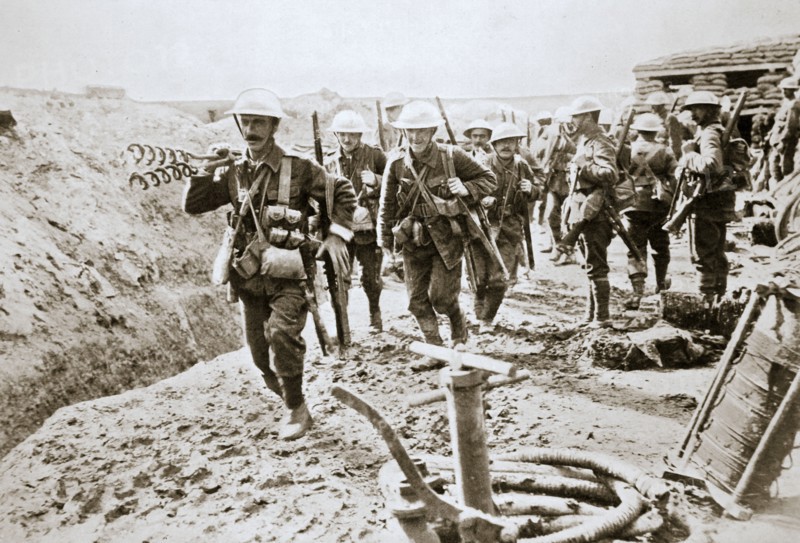 A British wiring party going up to the trenches, Somme campaign, France, World War I, 1916. Artist: Unknown
