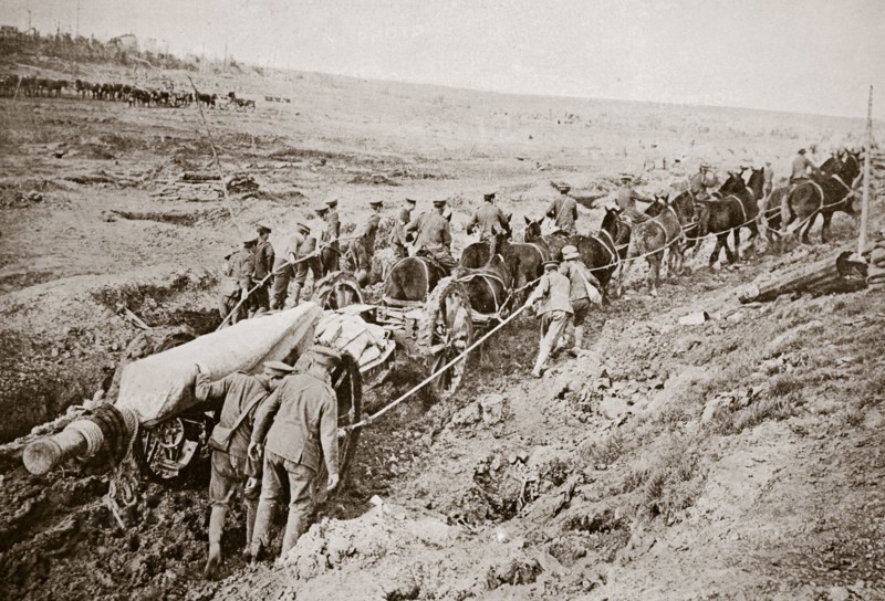 Pulling a big gun with a twelve horse team and the help of the gun crew, France, World War I, 1916. Artist: Unknown