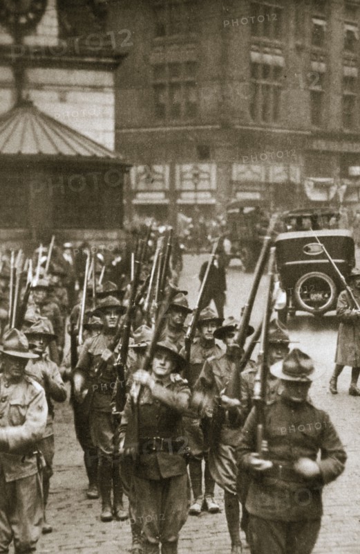State troops to the rescue in Boston, Massachusetts, USA, 9 September 1919. Artist: Unknown