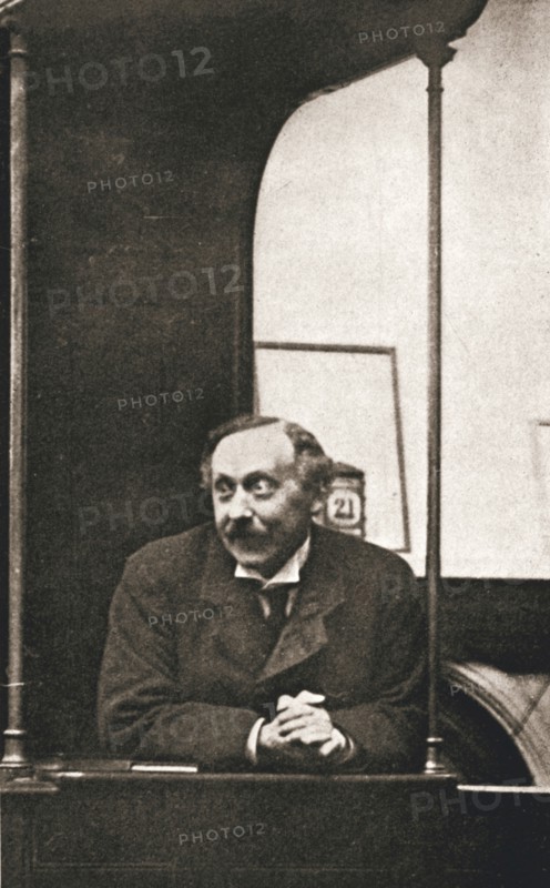Herbert Gladstone in the witness box at the trial of Emmeline Pankhurst and others, London, 1908. Artist: Unknown