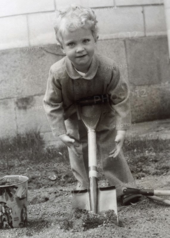 Crown Prince Carl Gustaf of Sweden's 3rd birthday, 30 April 1949. Artist: Karl Sandels