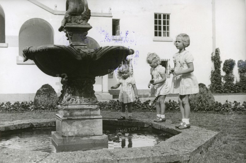 Princesses Desiree, Birgitta and Margaretha of Sweden, 1942. Artist: Karl Sandels