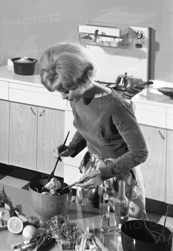 Kitchen scene, Warwick, Warwickshire, 1966. Artist: Michael Walters